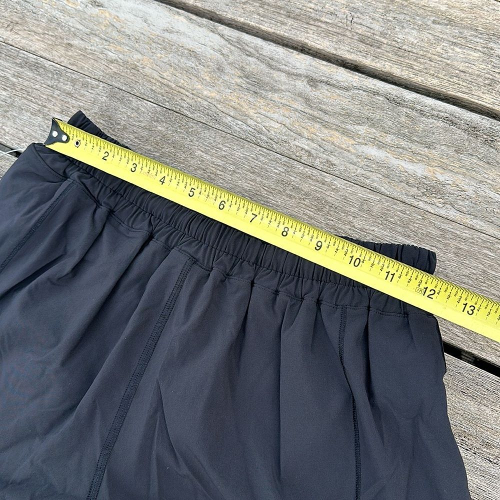 Lululemon Hotty Hot Short Long 4" Black size 6 NWT - Picture 5 of 7